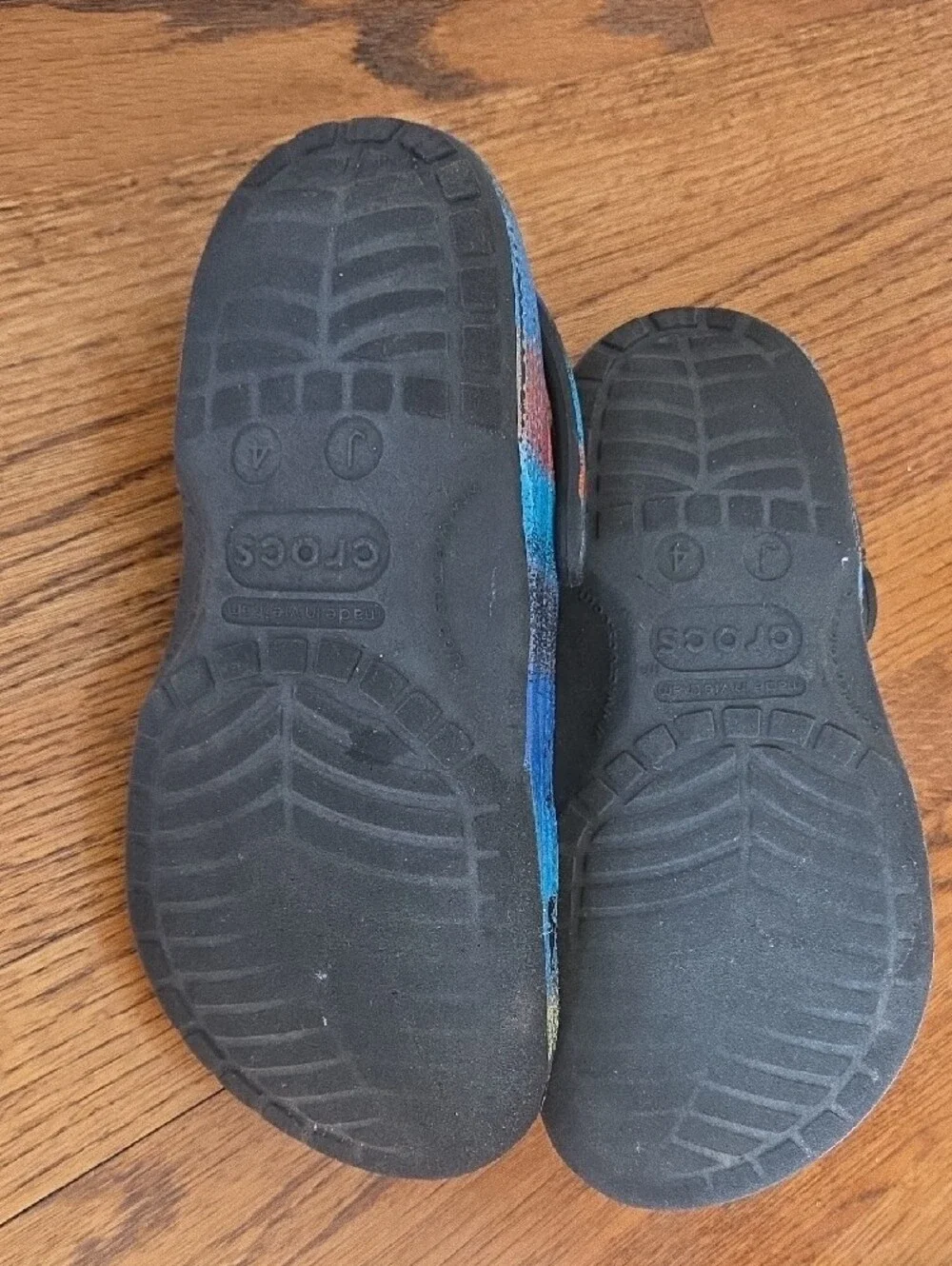 CROCS Kids Blue with Multi Cokor Splash Slip-On Clogs